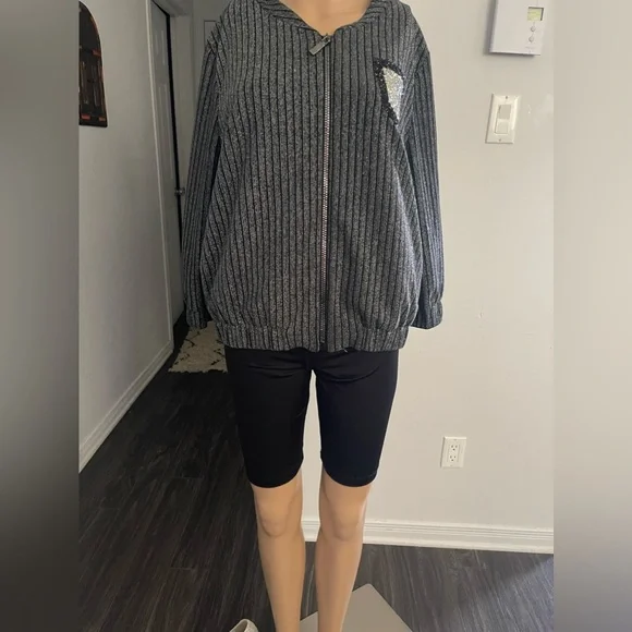 Sweater - Picture 2 of 3